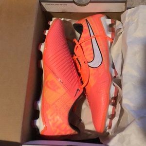 Nike Phantom Venom Elite